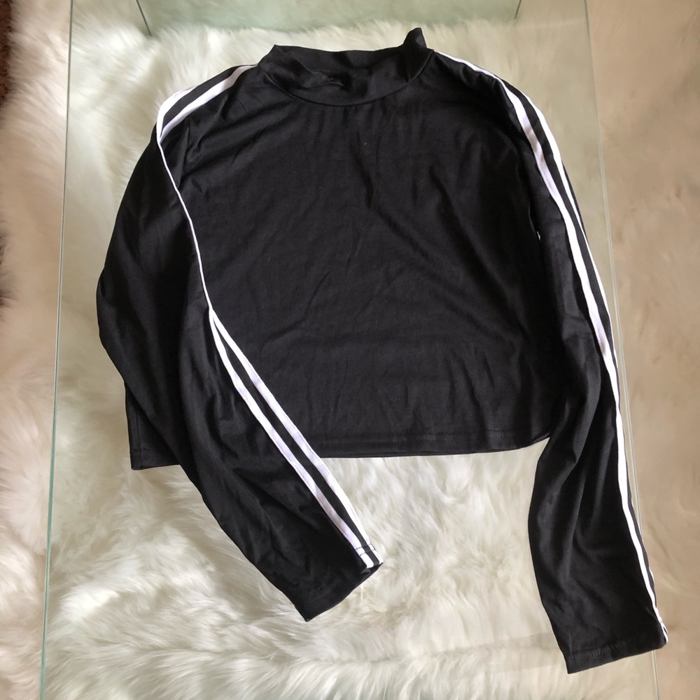 Long sleeve crop